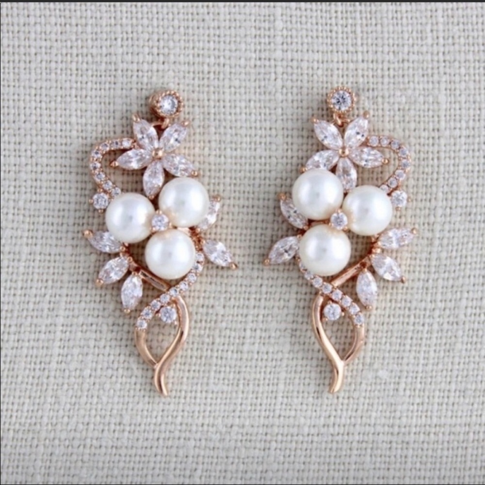 Exquisite Rose gold pearl crystal flower earrings Brial New